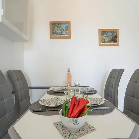 L'esquinade - F6 015 By Interhome Saint-Raphael (Var)